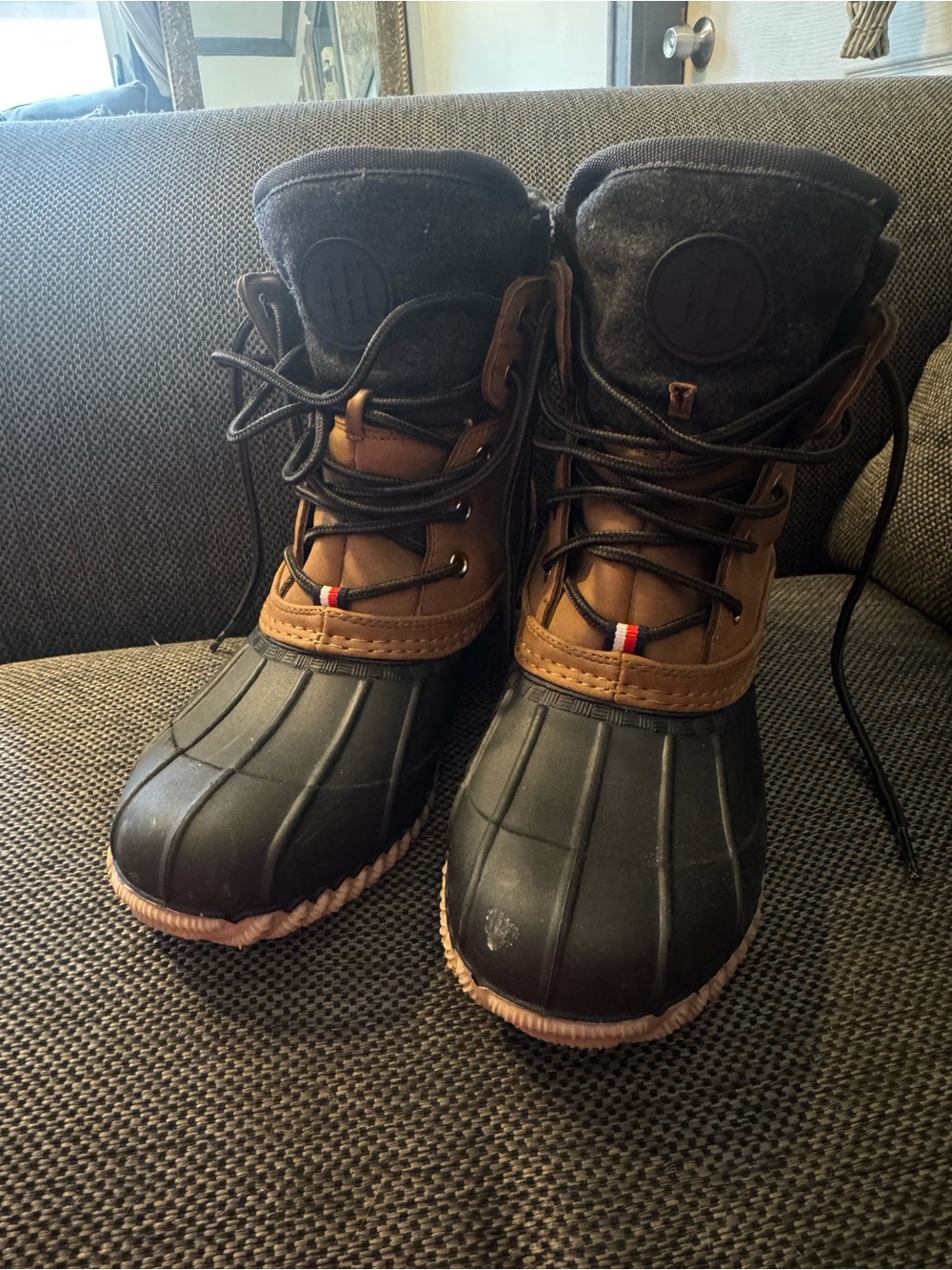 Tommy Hilfiger boots lightly worn 7W